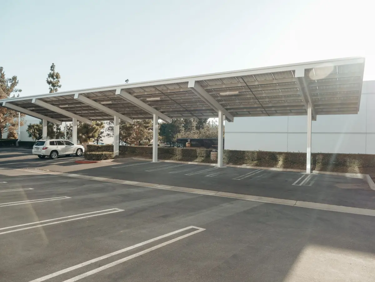 Noodstroom carport zonnepanelen Limburg: opslag en
